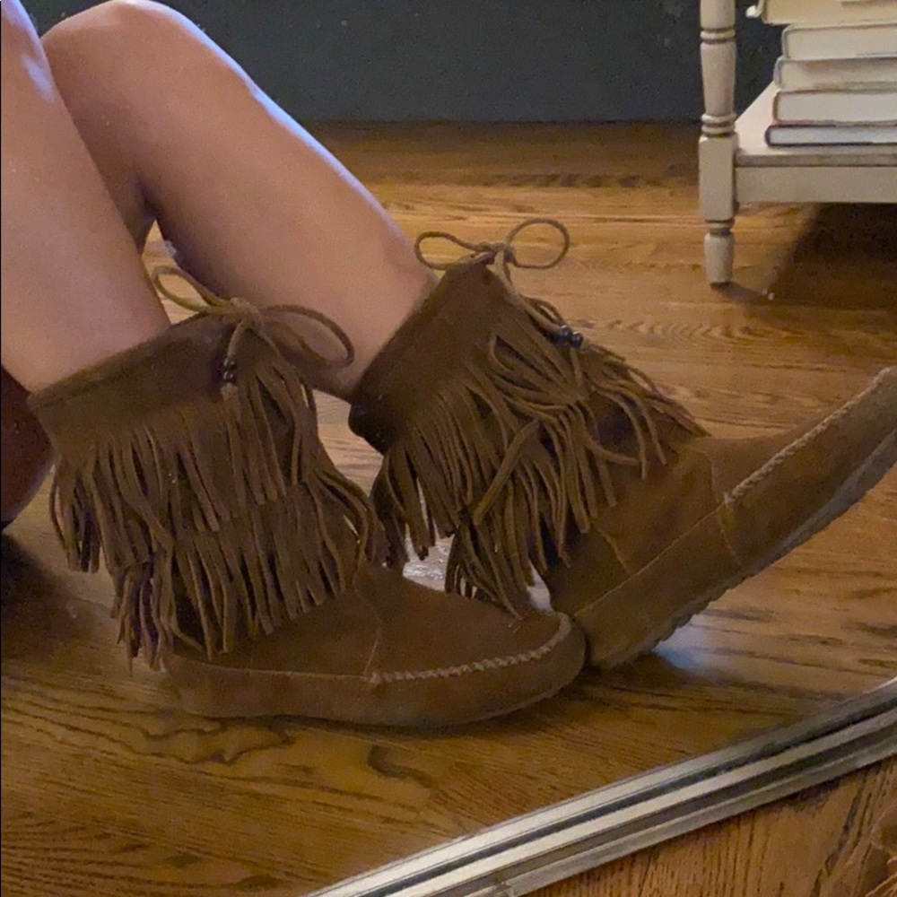 Minnetonka double fringe boot